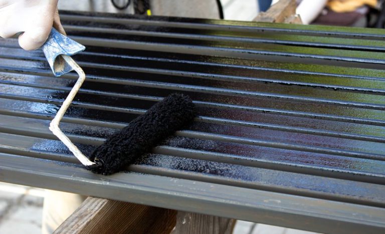Quelle peinture pour un radiateur en fonte (et comment l'appliquer proprement)
